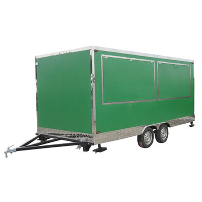 Οδικά οχήματα ταχείας διατροφής σε εξωτερικό χώρο με 4 τροχούς και εξοπλισμό παρασκευής σνακ