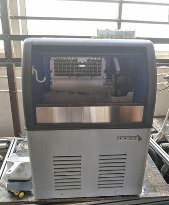 Επαγγελματική εμπορική μηχανή κατασκευής πάγου σε κύβους με χωρητικότητα αποθήκευσης πάγου 1000 kg