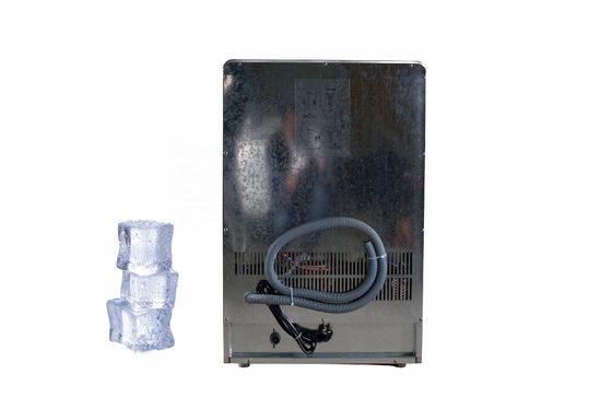 Μηχανή κατασκευής παγωτού εμπορικού χάρτη 5000kg Αυτοματοποιημένη ψύξη αέρα Sanyo συμπιεστή