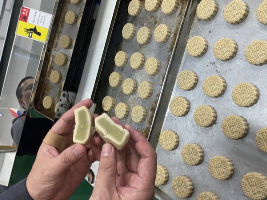 Επισκευαστήριο Κούμπα δημιουργεί μια νόστιμη μπαγκέτα από ψωμί Κούμπα