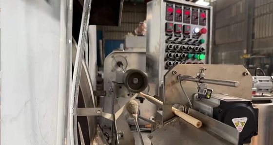 Υψηλή παραγωγικότητα Εύκολη λειτουργία Μπισκότα αλεύρι σιταριού Μηχανή παραγωγής κυλίνδρων αυγών